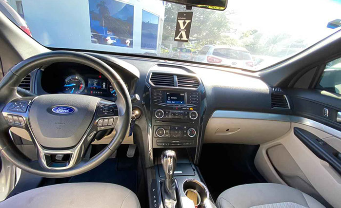 Ford Explorer interior